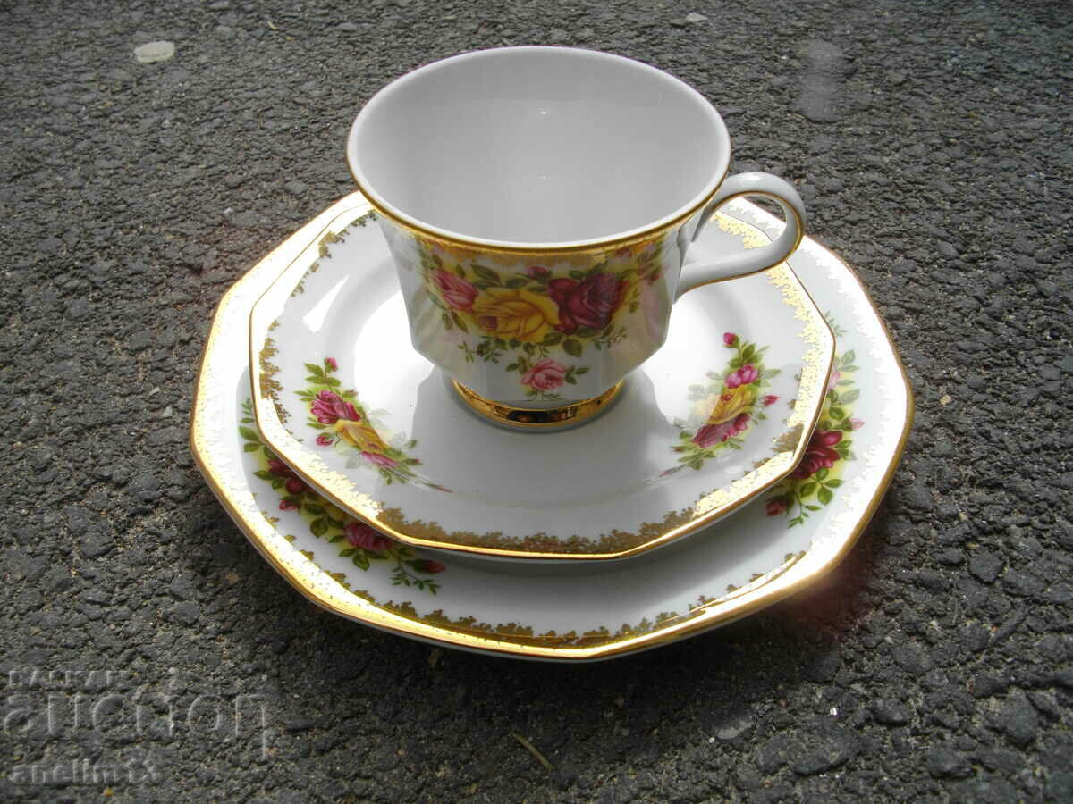 Auction BEAUTIFUL PORCELAIN MUG AND SAUCER FOR TEA OR COFFEE Auction BEAUTIFUL PORCELAIN MUG AND SAUCER FOR TEA OR COFFEE