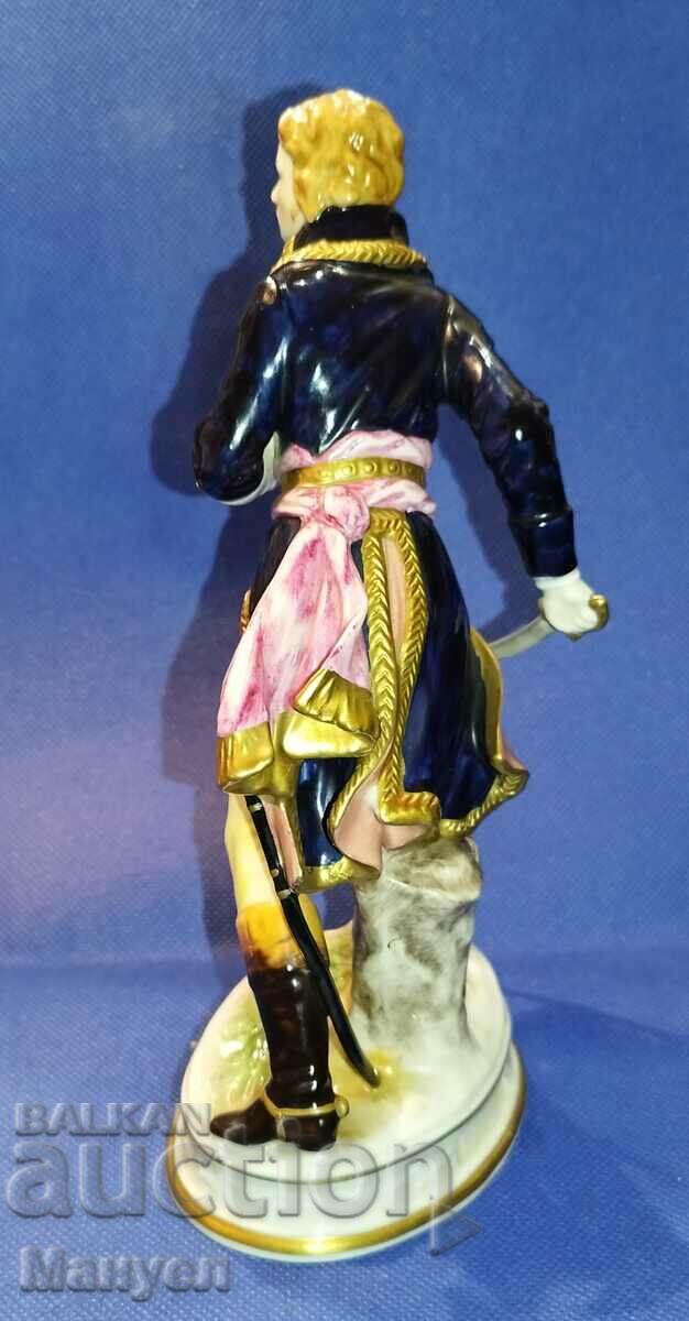 Auction Porcelain statuette of Marshall Lahn - RudolfKammer. Auction Porcelain statuette of Marshall Lahn - RudolfKammer.