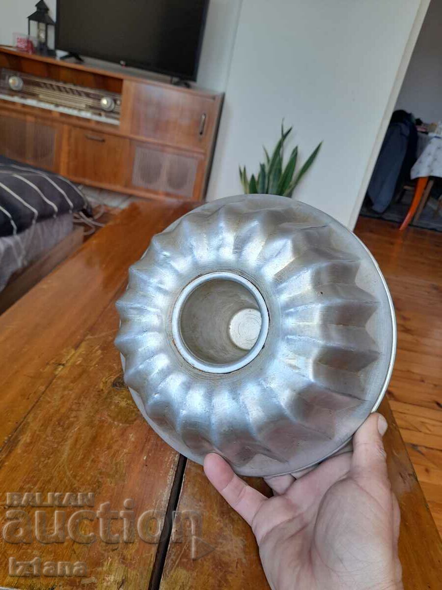 Old aluminum cake pan - 5 Old aluminum cake pan - 5