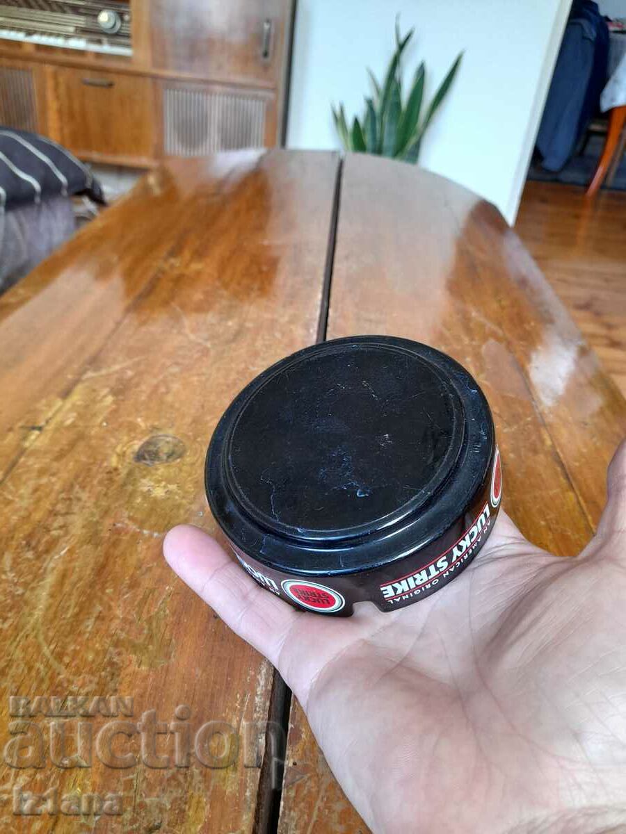 Delivery of Old Lucky Strike ashtray Delivery of Old Lucky Strike ashtray