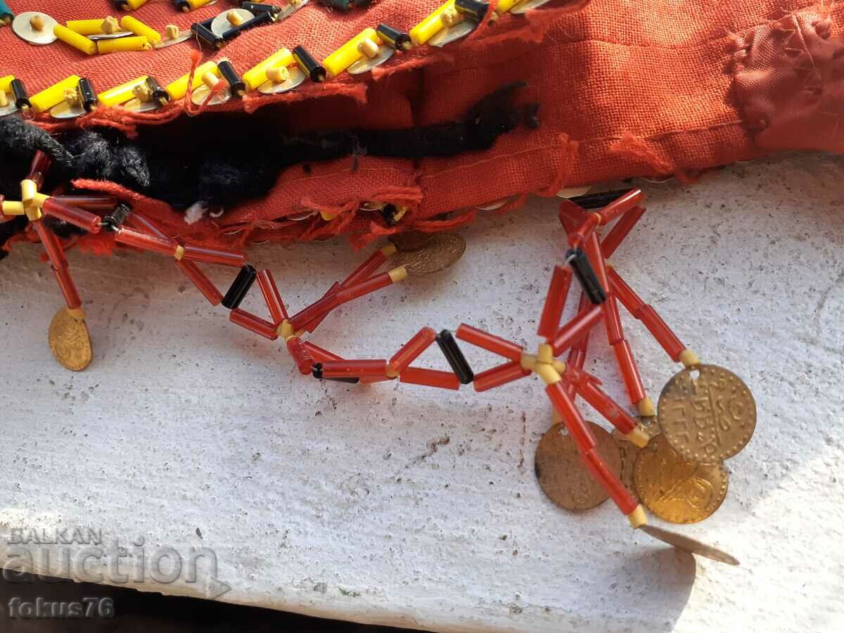 Delivery of Old costume headdress Delivery of Old costume headdress