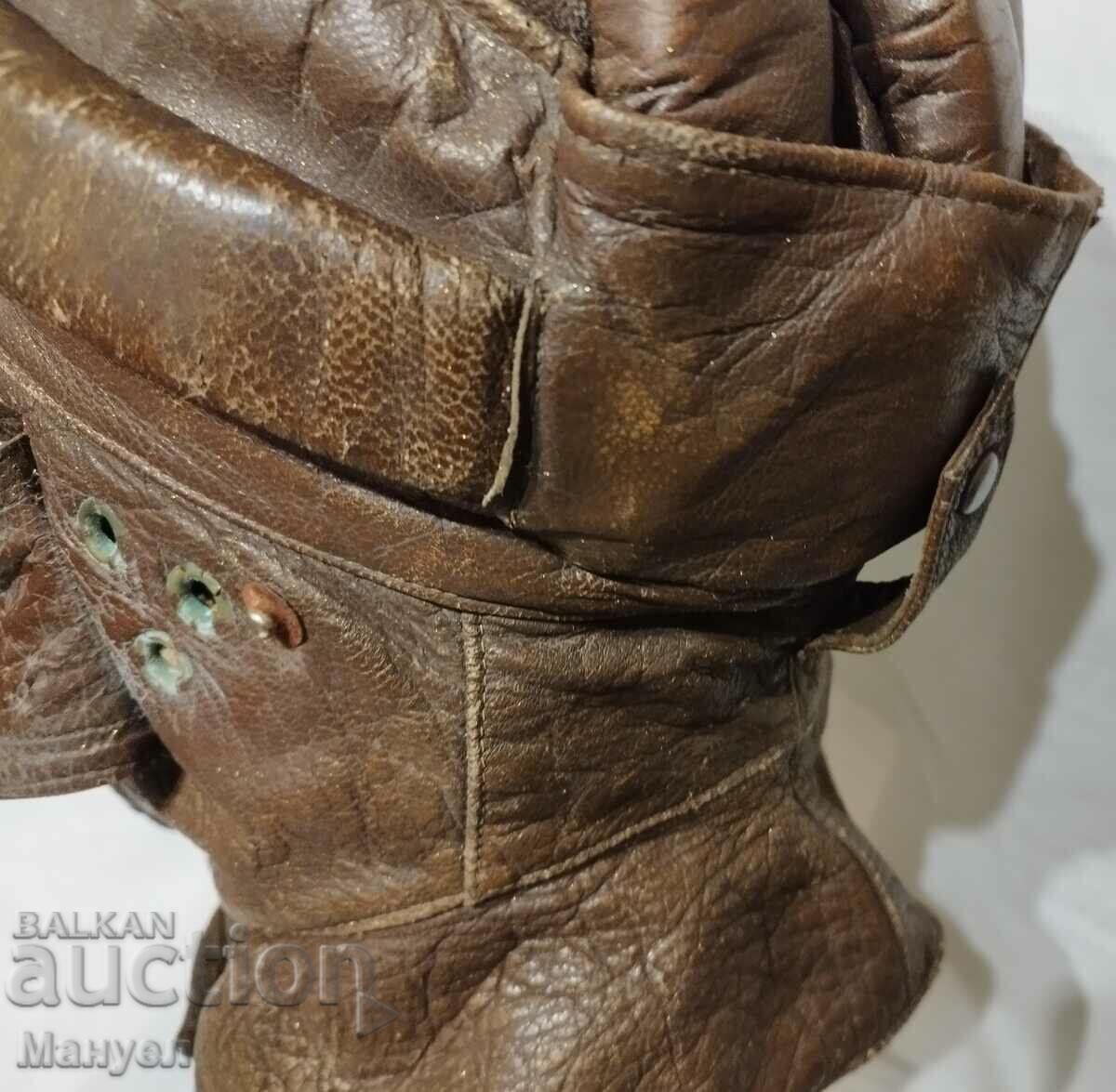 Casca veche din piele. - 5 Casca veche din piele. - 5