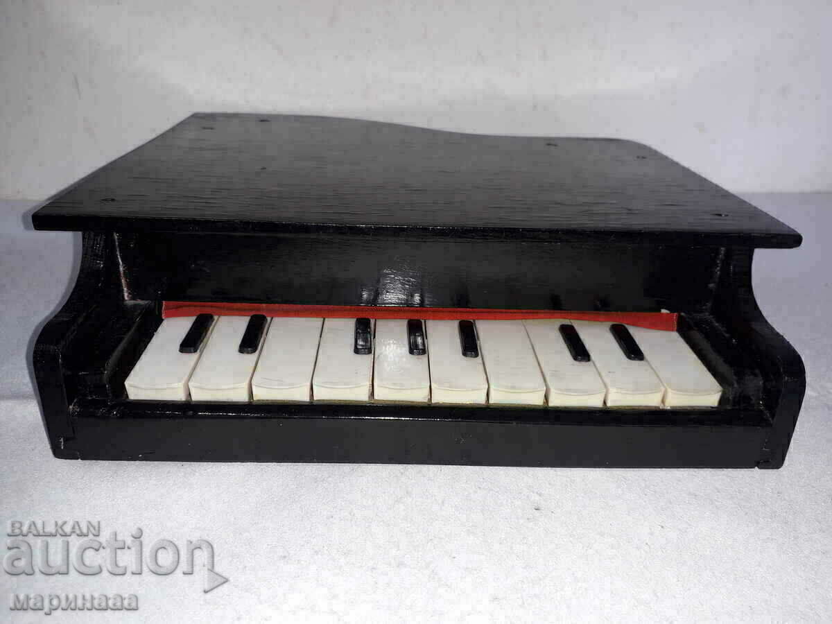 ΠΑΛΙΟ ΠΑΙΔΙΚΟ ΠΙΑΝΟ με τιμή 8.00 BGN | € 4.09 ΠΑΛΙΟ ΠΑΙΔΙΚΟ ΠΙΑΝΟ με τιμή 8.00 BGN | € 4.09