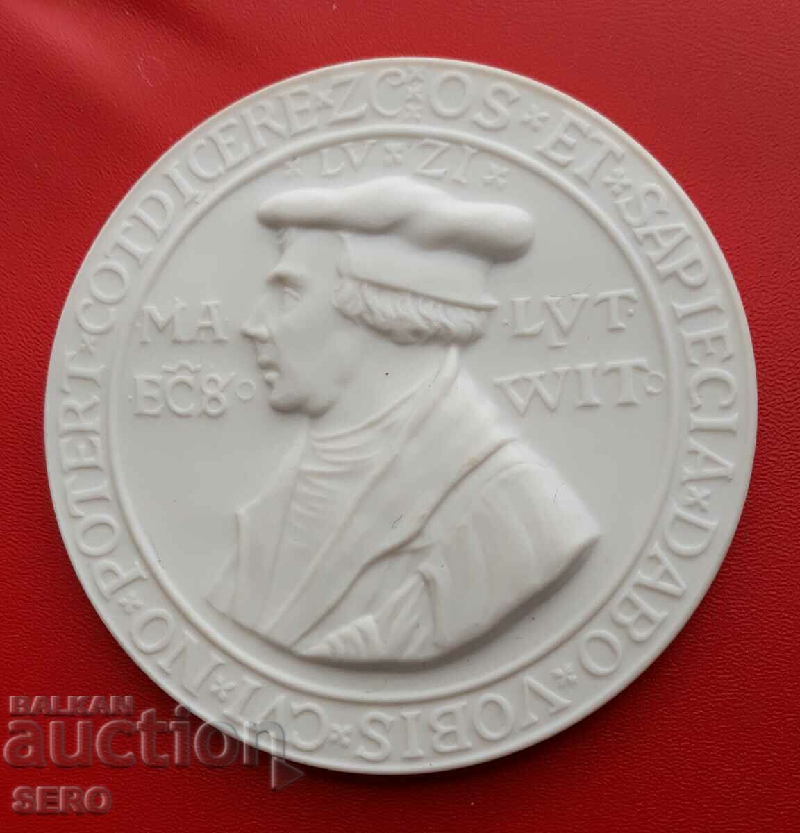 Германия-ГДР-голям медал от порцелан 1983-Мартин Лутер