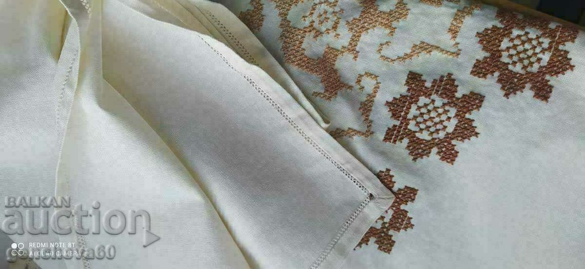 Livrarea Husa de masa 130/158cm cu broderie manuala