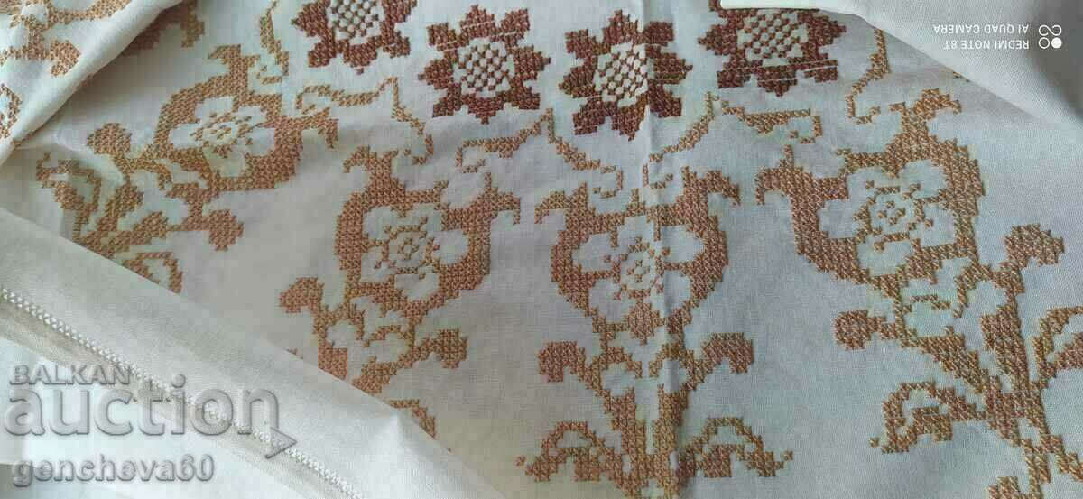 Husa de masa 130/158cm cu broderie manuala - 7