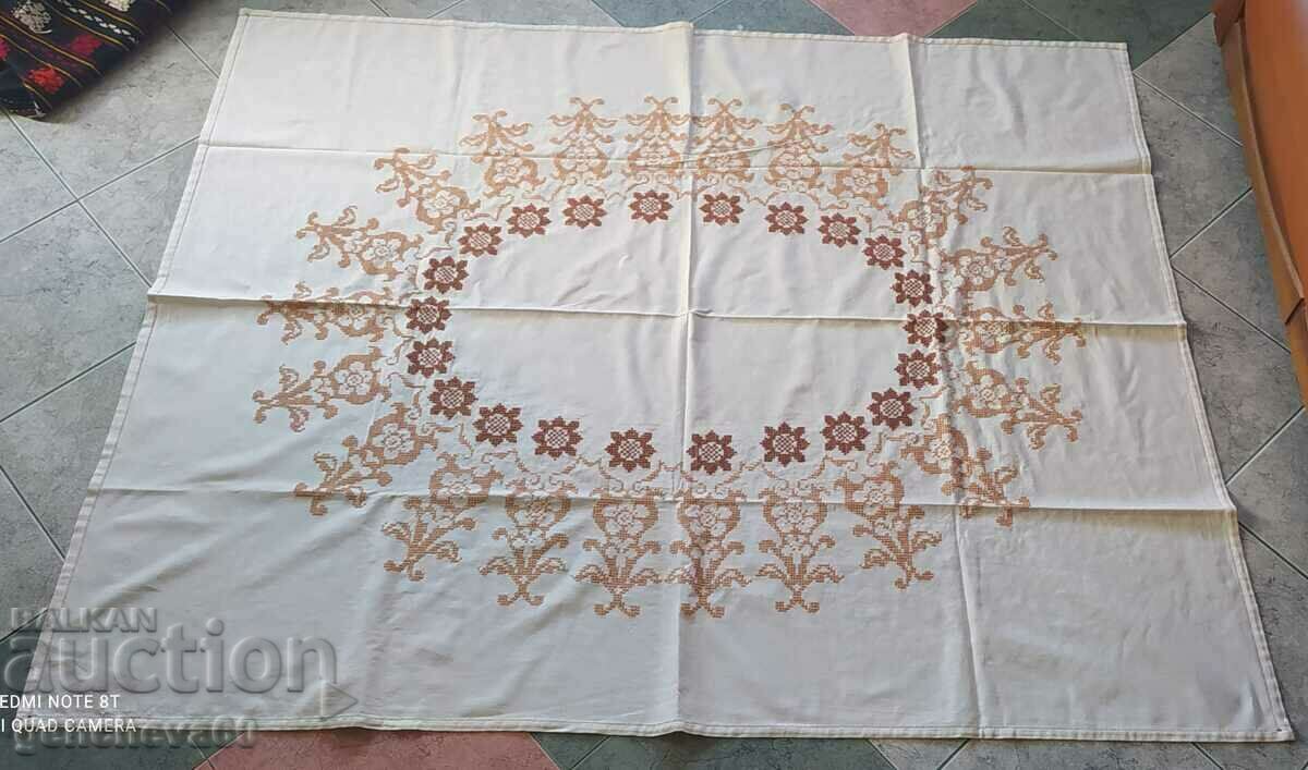 Table cover 130/158cm with hand embroidery