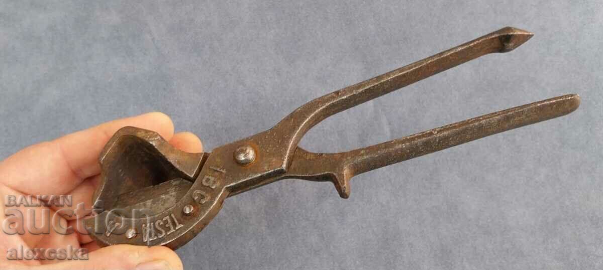 Delivery of Old pliers - Germany Delivery of Old pliers - Germany