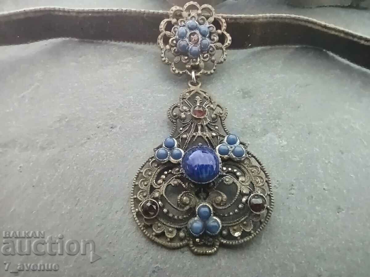 Auction  Necklace, necklace, necklace, jewelry with medallion, old, 31.03.24