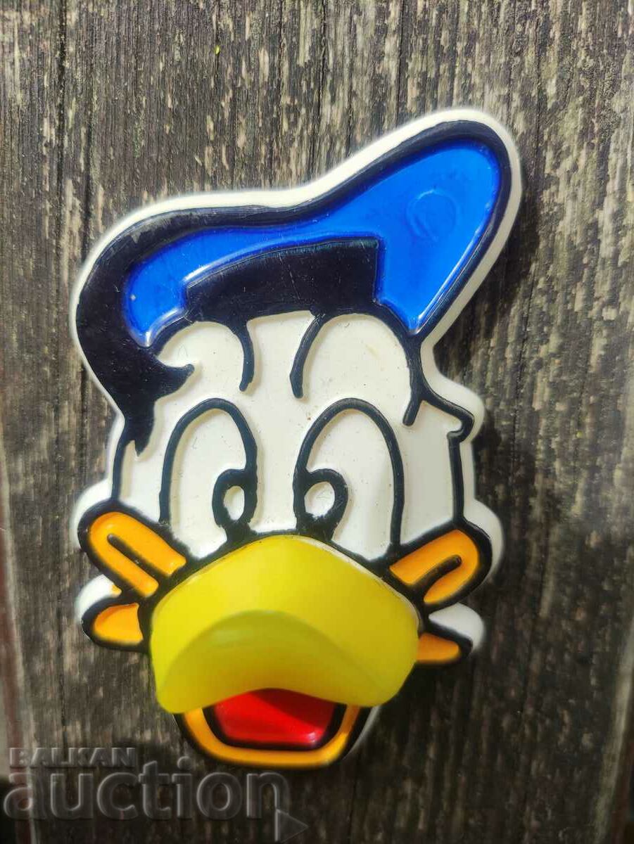 Umeraș Donald Duck NRB cu preț 50.00 BGN | € 25.56