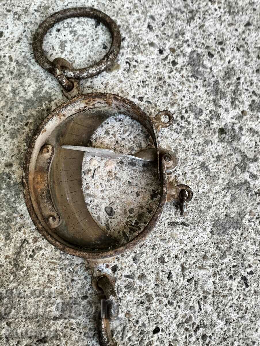 Auction  Old hand scale