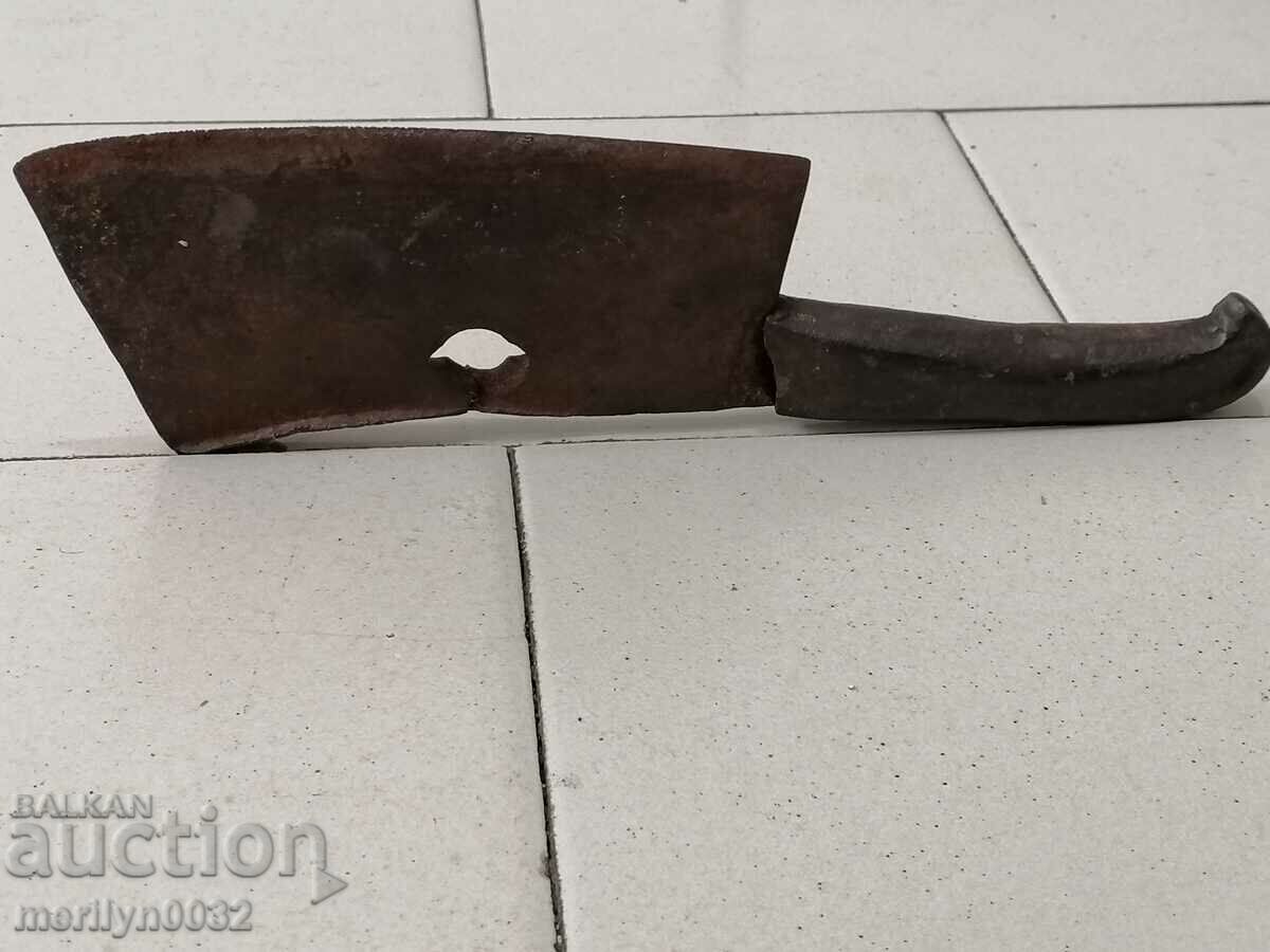 Delivery of Old hand forged saber, axe, axe, knife Delivery of Old hand forged saber, axe, axe, knife