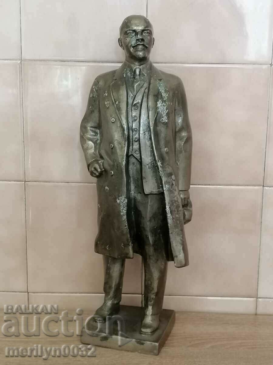 Статуетка фигура Ленин пластика скулптура СССР 70-те год с цена 395.00 лв. | € 201.96 Статуетка фигура Ленин пластика скулптура СССР 70-те год с цена 395.00 лв. | € 201.96
