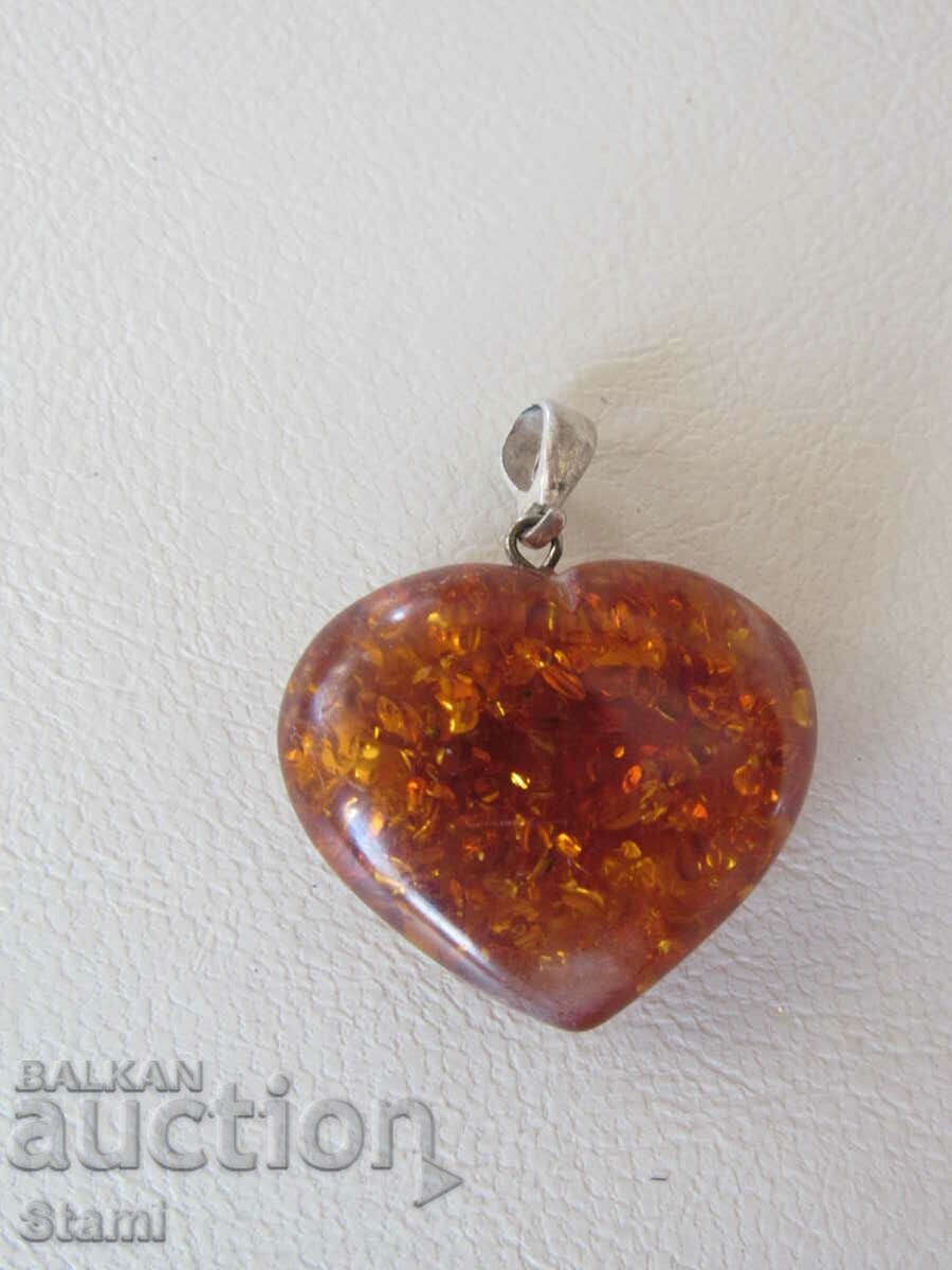 Delivery of Necklace - heart of premium Baltic amber Delivery of Necklace - heart of premium Baltic amber