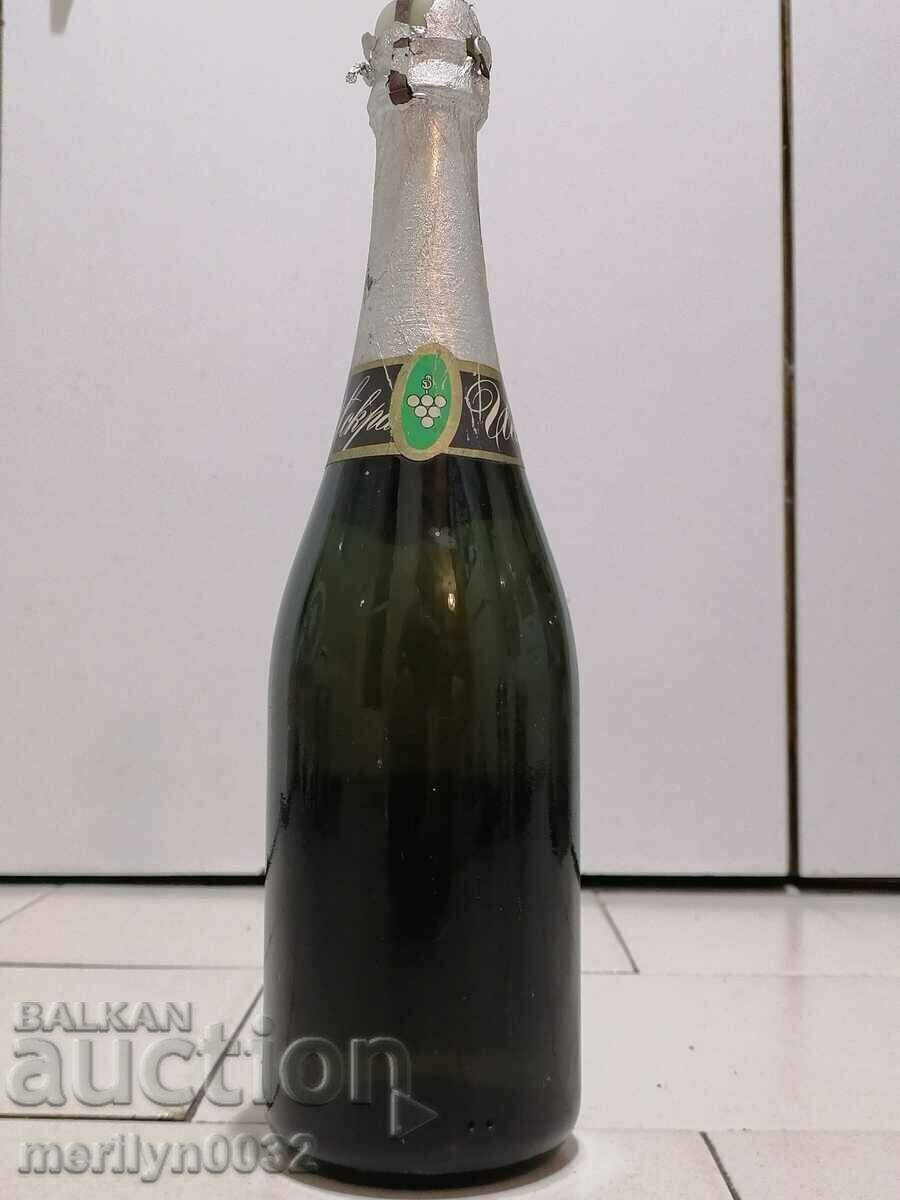 Auction Champagne bottle Iskra wine vintage 1985 UNPRINTED Auction Champagne bottle Iskra wine vintage 1985 UNPRINTED