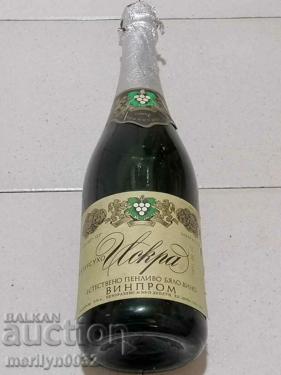 Delivery of Champagne bottle Iskra wine vintage 1985 UNPRINTED Delivery of Champagne bottle Iskra wine vintage 1985 UNPRINTED