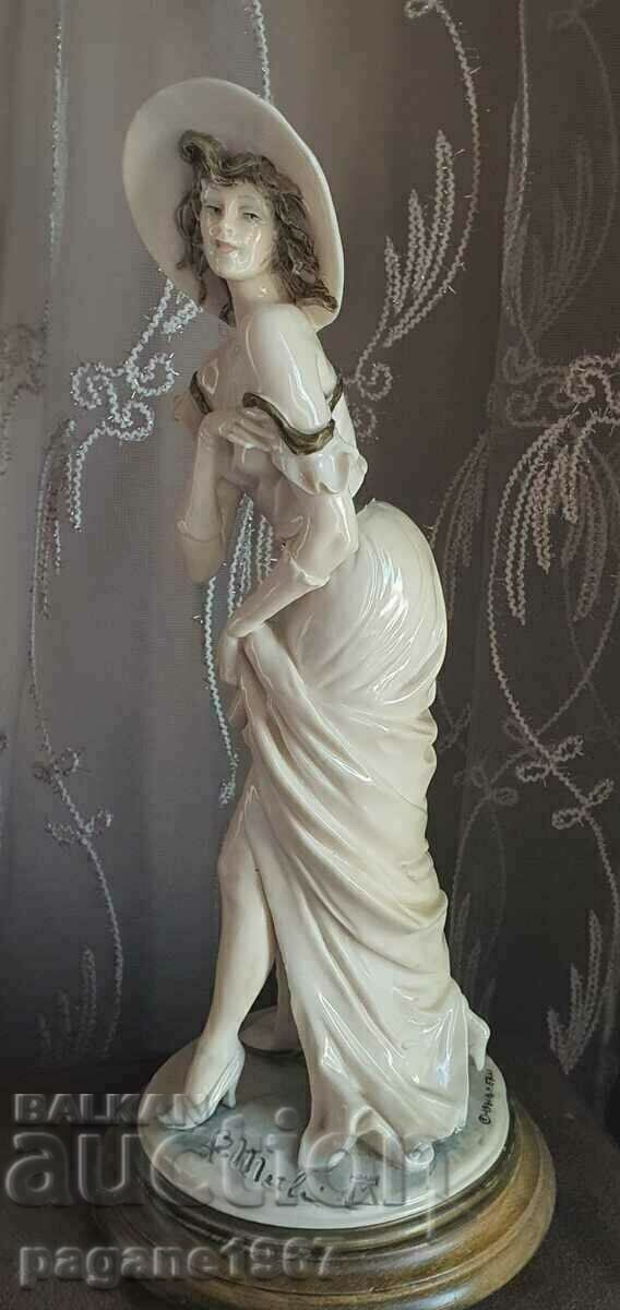 Statueta cu marcaje - 6