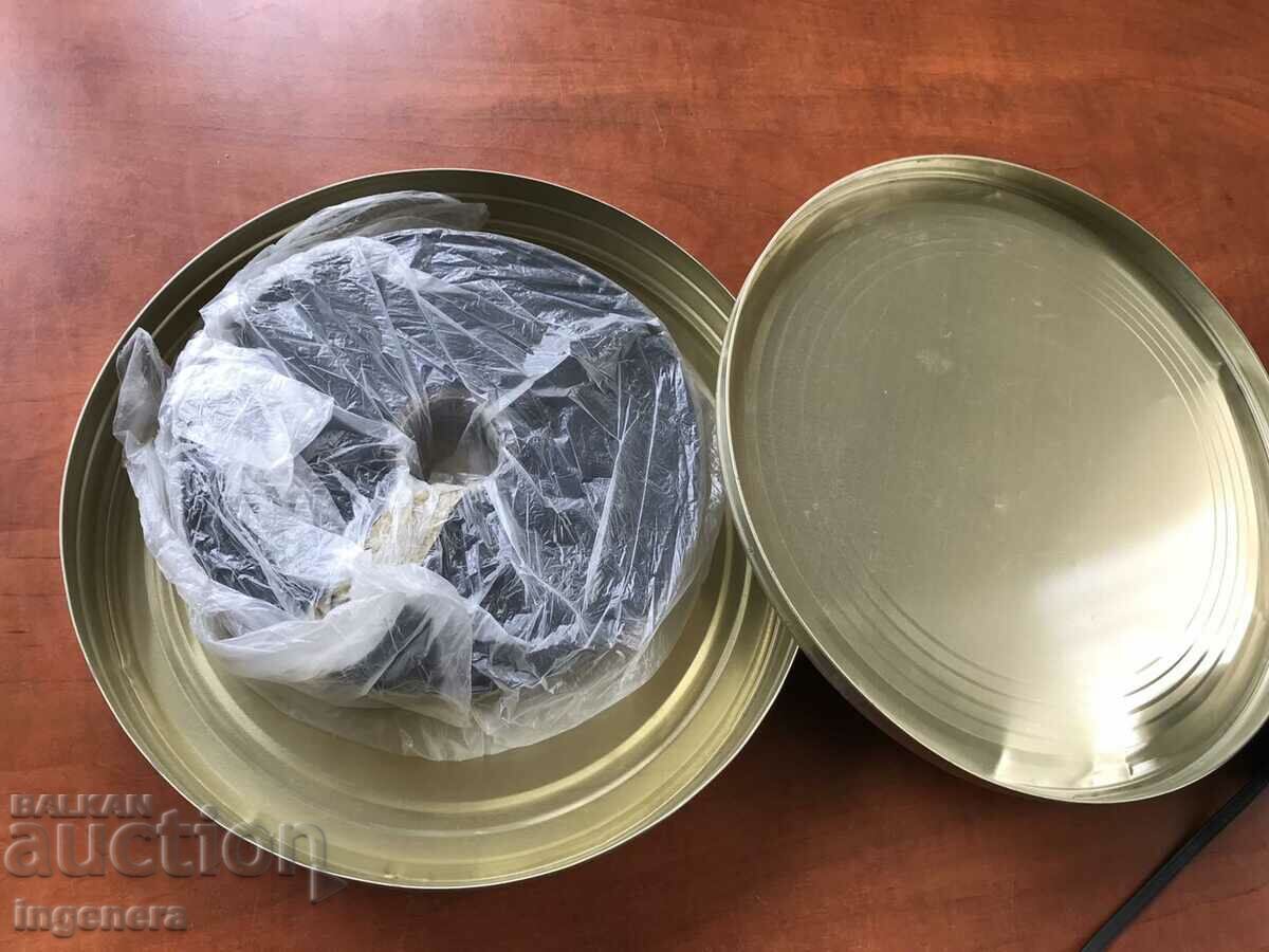 Delivery of 35 MM FILM TAPE METAL BOX. CINEMA TAPE Delivery of 35 MM FILM TAPE METAL BOX. CINEMA TAPE