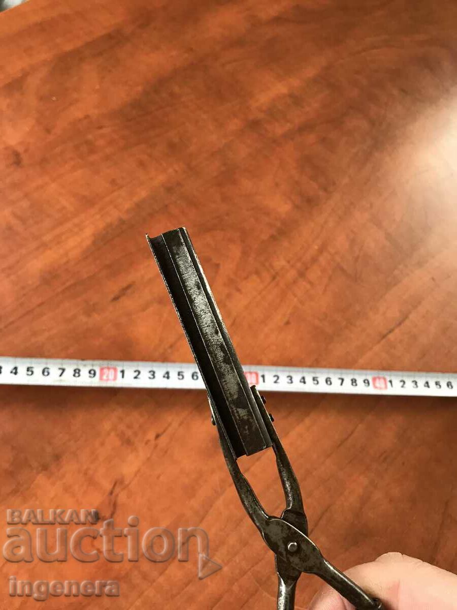 Delivery of HAIR ROLLER OLD TOOL RETRO Delivery of HAIR ROLLER OLD TOOL RETRO