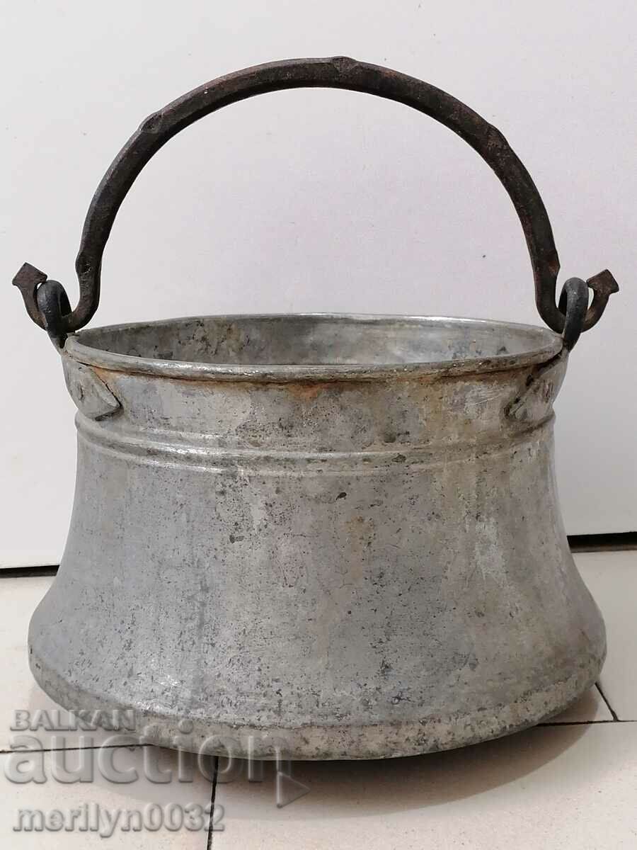 Old copper kettle, copper, cauldron, cauldron, copper vessel