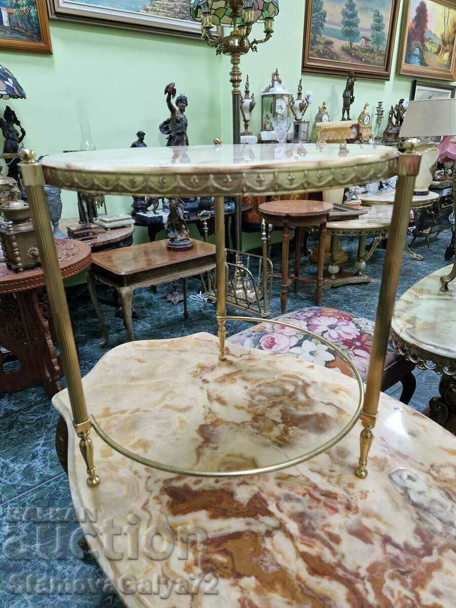 Аукцион Чудесна антикварна бронзова масичка с оникс Аукцион Чудесна антикварна бронзова масичка с оникс