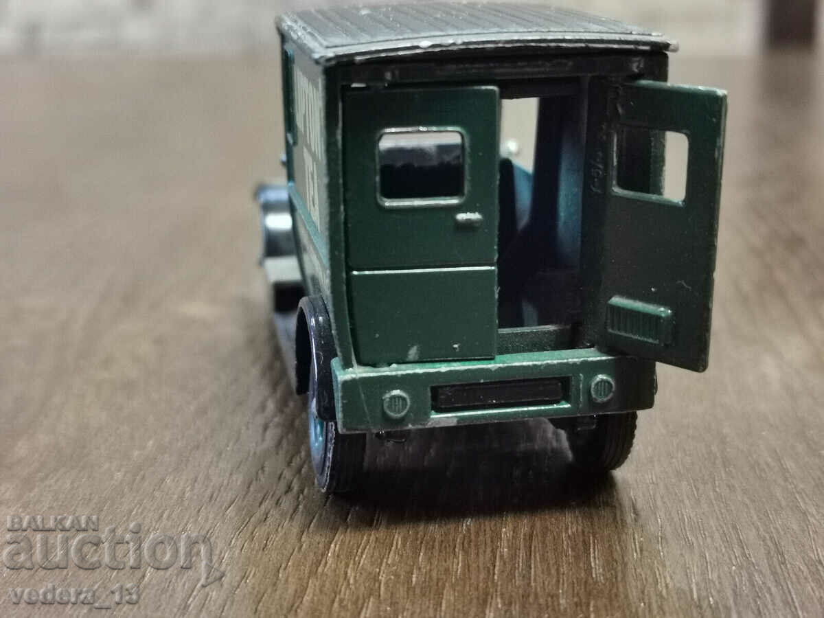 Auction collectible Matchbox pram Auction collectible Matchbox pram