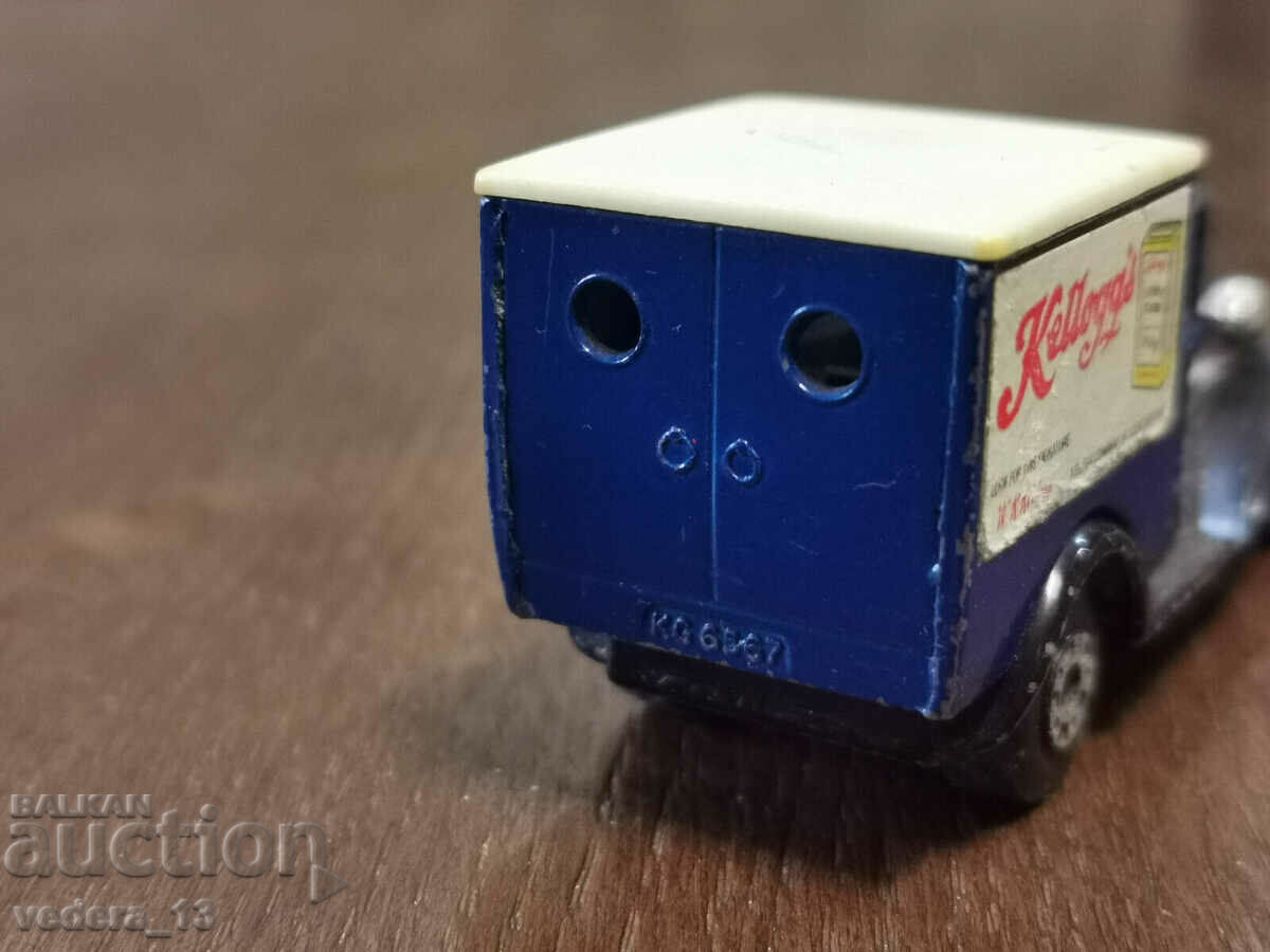 Auction collectible Matchbox pram Auction collectible Matchbox pram