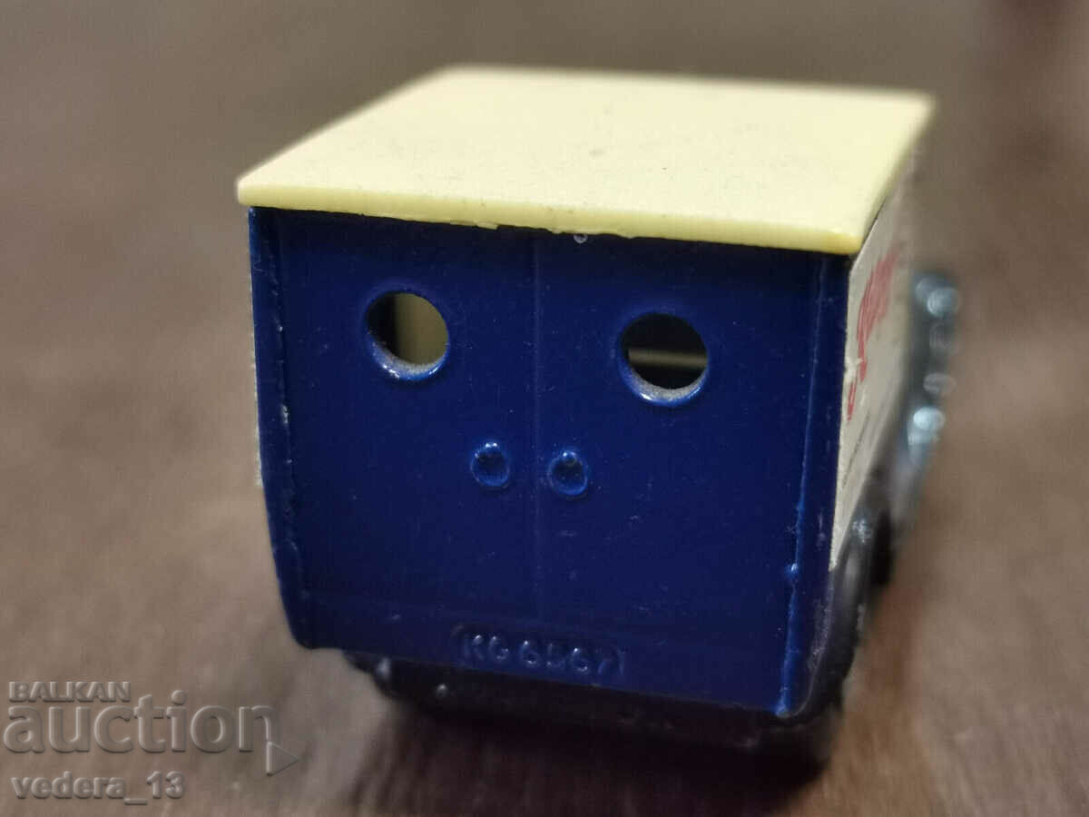 Auction collectible Matchbox pram Auction collectible Matchbox pram