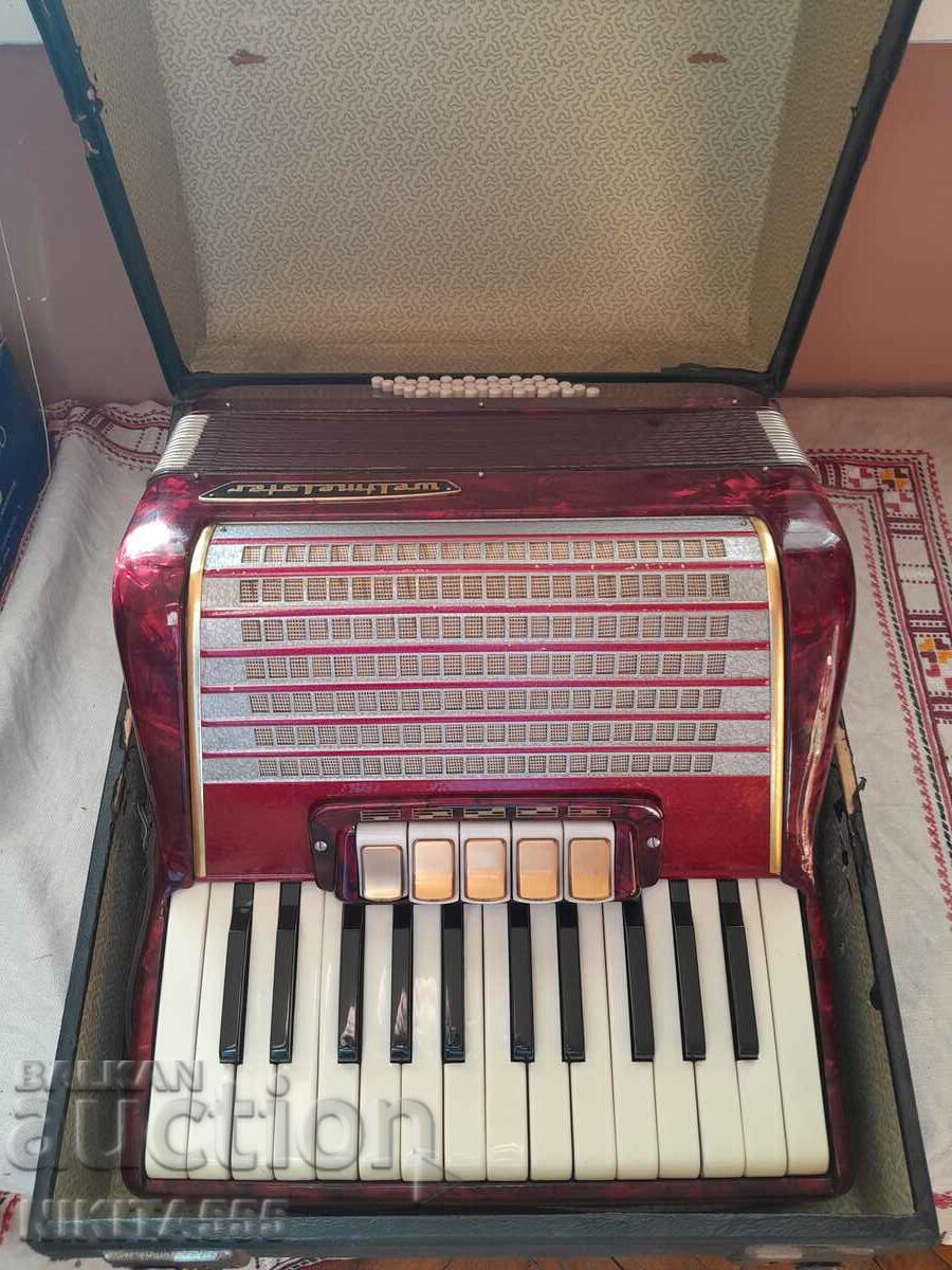 Weltmeister 40 bass accordion with case and key - 5