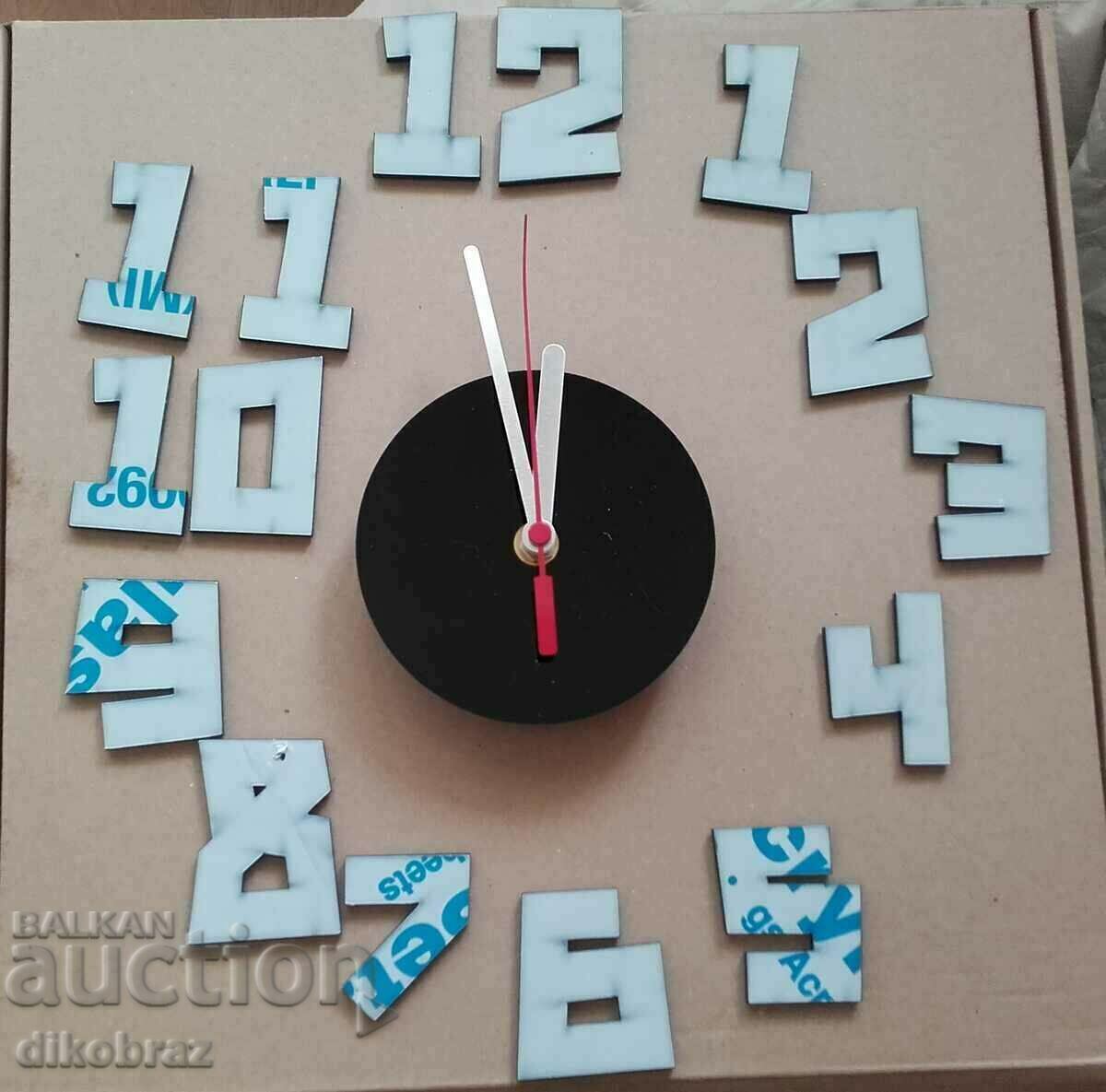 NEW wall clock Reverse rotation Crazy clock from a penny