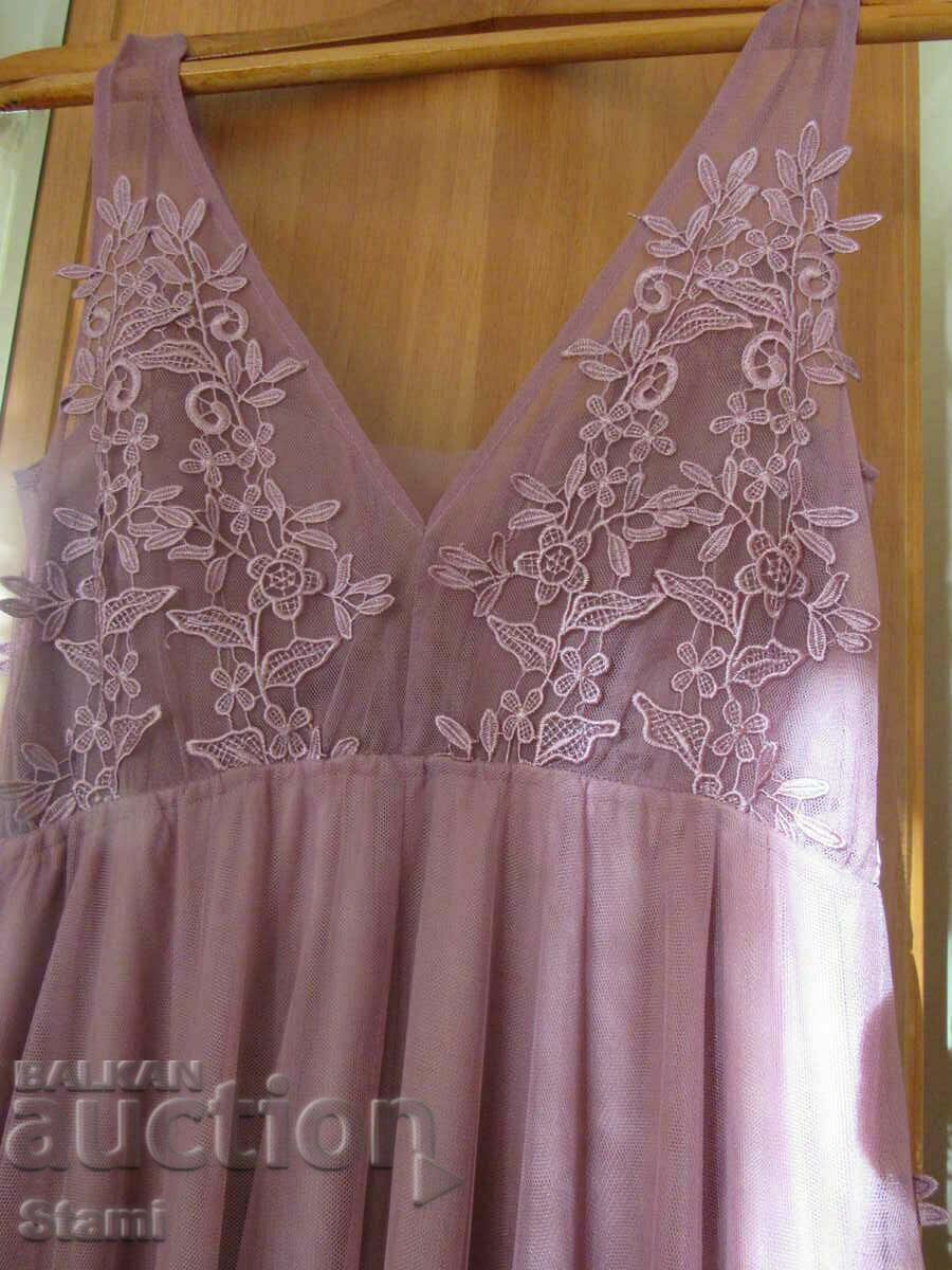 Beautiful elegant formal dress with price 109.00 BGN | € 55.73 Beautiful elegant formal dress with price 109.00 BGN | € 55.73