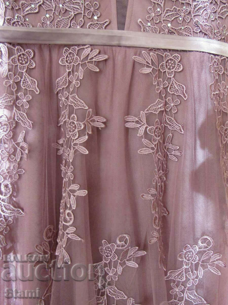 Delivery of Beautiful elegant formal dress Delivery of Beautiful elegant formal dress