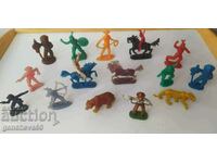 LOT of old plastic soldiers, horsemen, animals