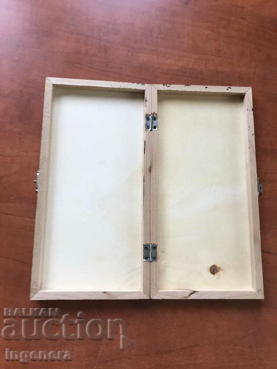 Auction CHESS BOX WOOD Auction CHESS BOX WOOD