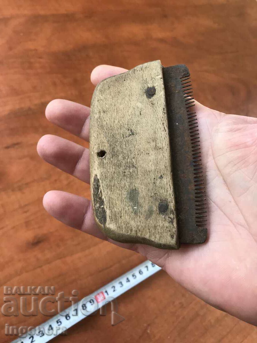HORSE COMB HORSE OLD TOOL - 5 HORSE COMB HORSE OLD TOOL - 5