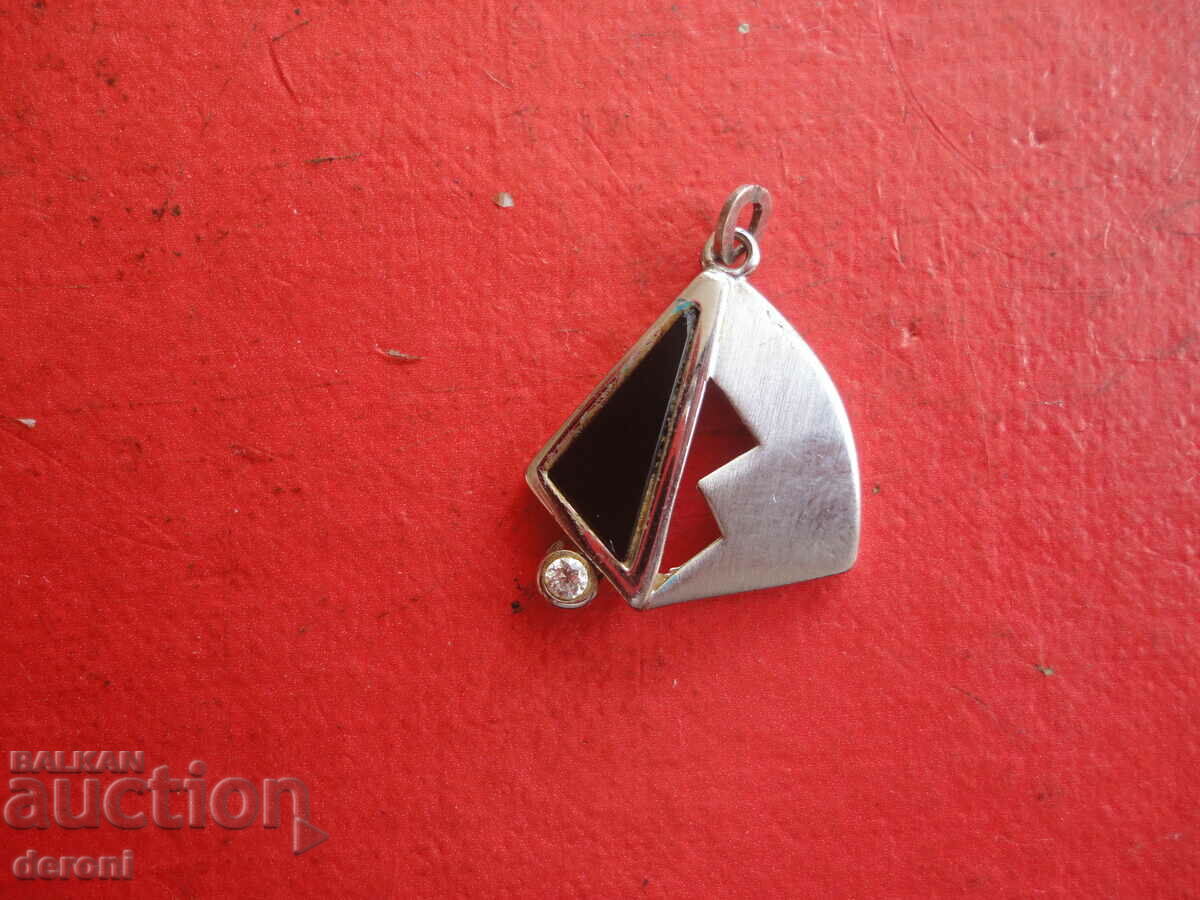 Silver pendant locket with stones 925 with price 15.00 BGN | € 7.67 Silver pendant locket with stones 925 with price 15.00 BGN | € 7.67