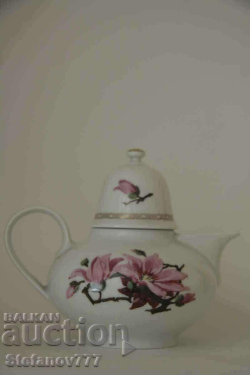 Porcelain teapot with gilding, Hanneberg 1777 GDR /Henneberg