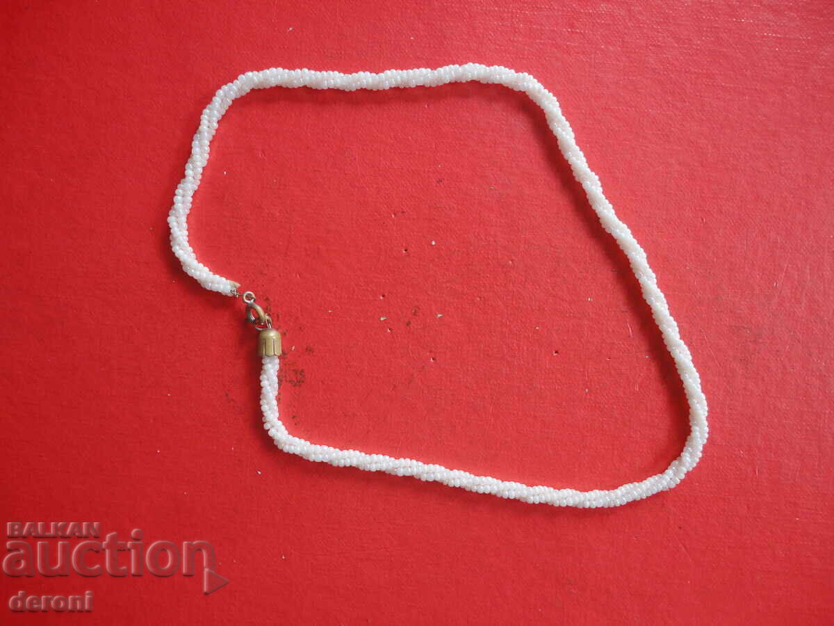 Υπέροχο κολιέ τσόκερ με χάντρες με τιμή 10.00 BGN | € 5.11 Υπέροχο κολιέ τσόκερ με χάντρες με τιμή 10.00 BGN | € 5.11