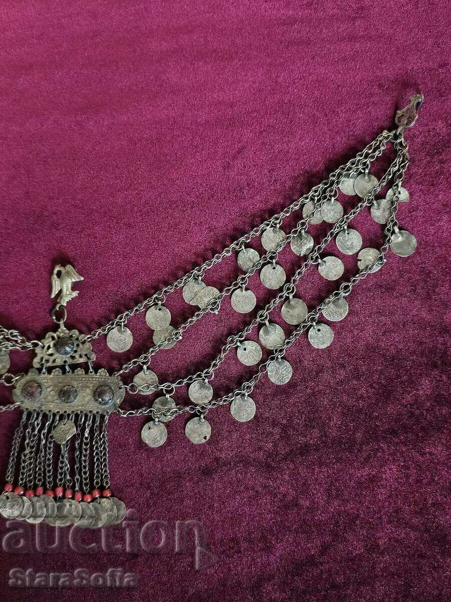 Delivery of RENAISSANCE SILVER JEWELRY READERBOOK, FLASH 19th century. Delivery of RENAISSANCE SILVER JEWELRY READERBOOK, FLASH 19th century.