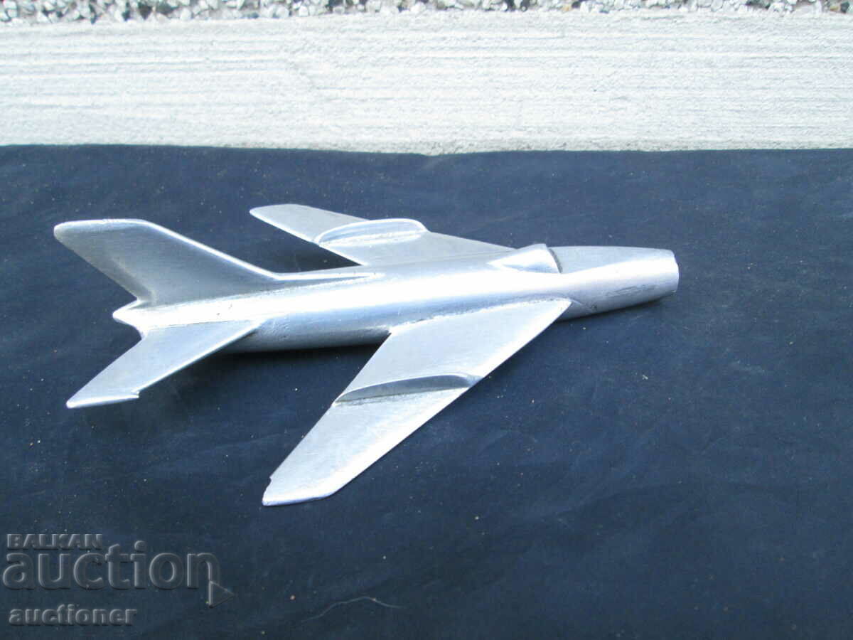 Auction MODEL OF FIGHTER AIRCRAFT MIG? - DURALUMIN Auction MODEL OF FIGHTER AIRCRAFT MIG? - DURALUMIN