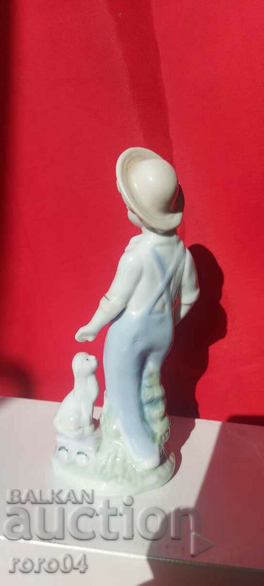 Delivery of BEAUTIFUL OLD PORCELAIN STATUETTE Delivery of BEAUTIFUL OLD PORCELAIN STATUETTE