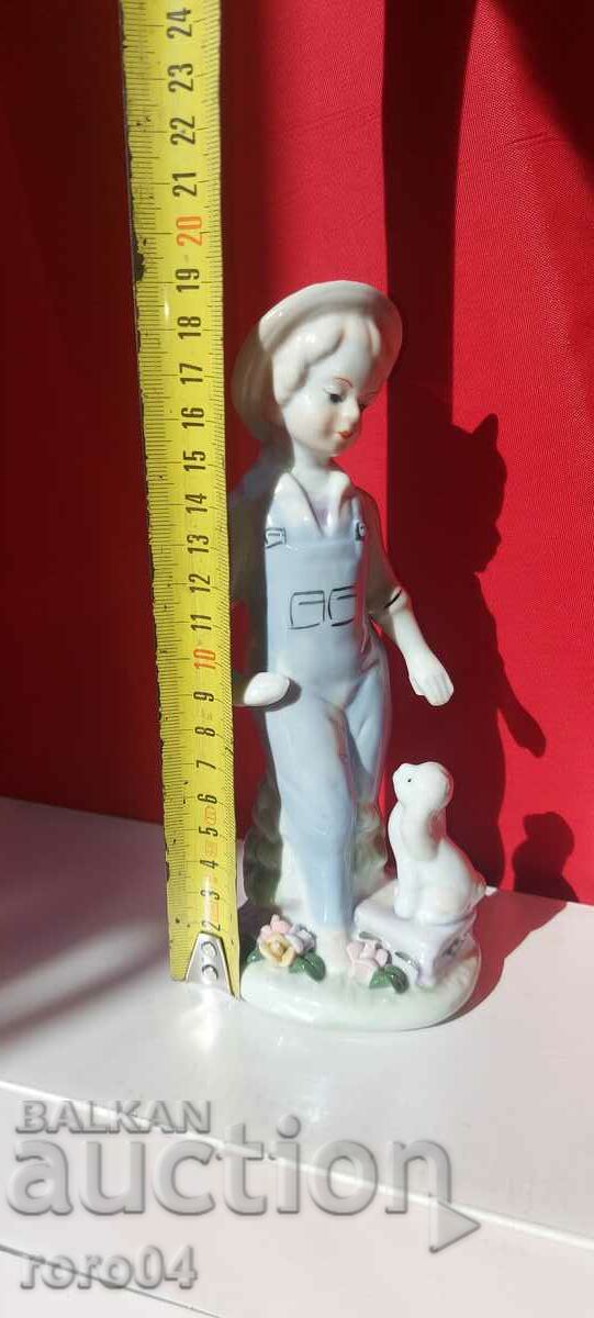 BEAUTIFUL OLD PORCELAIN STATUETTE - 7 BEAUTIFUL OLD PORCELAIN STATUETTE - 7