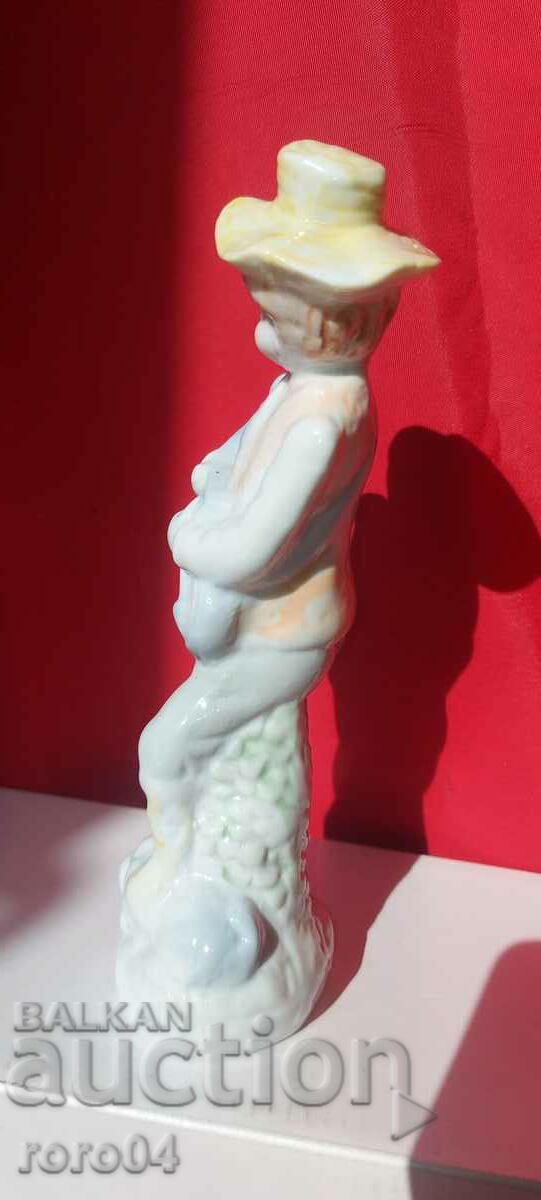 Delivery of BEAUTIFUL OLD PORCELAIN STATUETTE Delivery of BEAUTIFUL OLD PORCELAIN STATUETTE