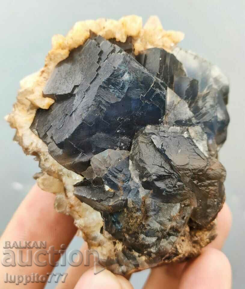 Δημοπρασία 215 γραμμάρια φυσικού μπλε φθορίτη με ασβεστίτη σε μια μοναδική μήτρα