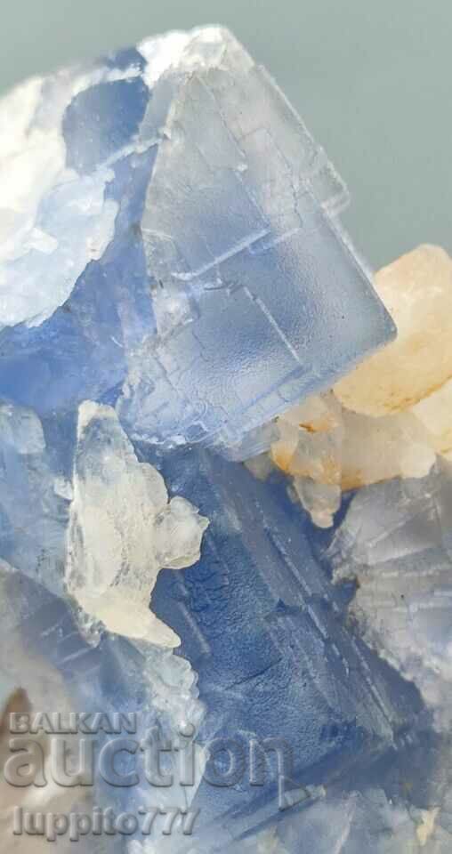 Δημοπρασία 176 γραμμάρια φυσικού μπλε φθορίτη με ασβεστίτη σε μήτρα μοναδικό