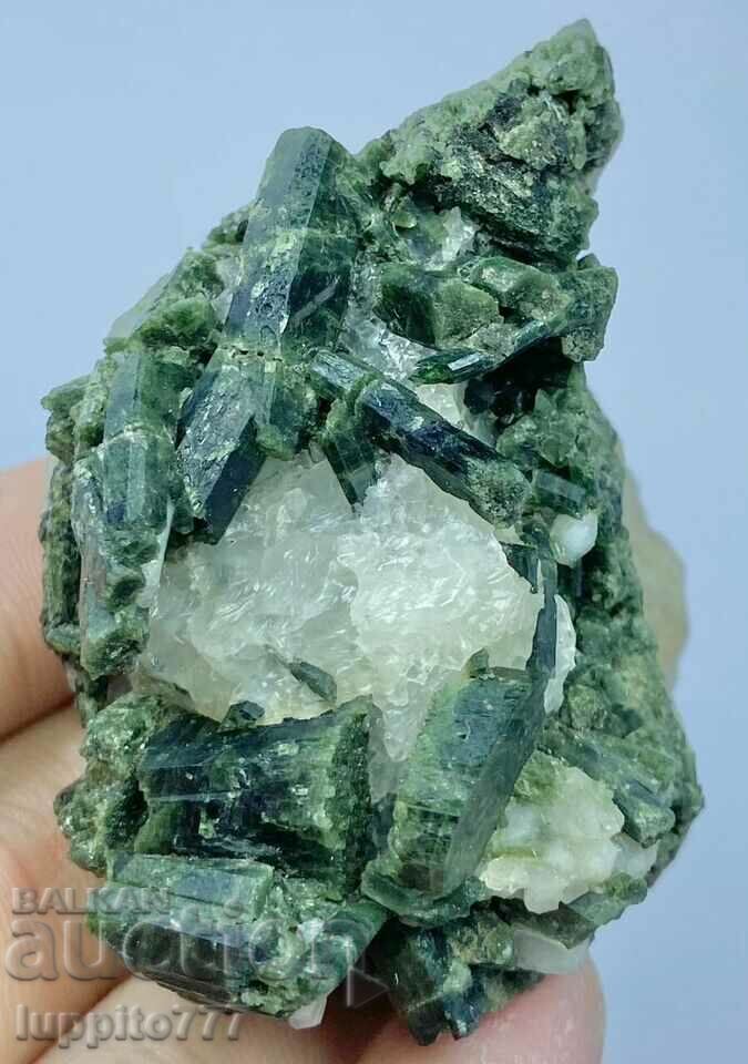 147 grams of natural green chrome diopsite on a unique matrix with price 199.00 BGN | € 101.75 147 grams of natural green chrome diopsite on a unique matrix with price 199.00 BGN | € 101.75
