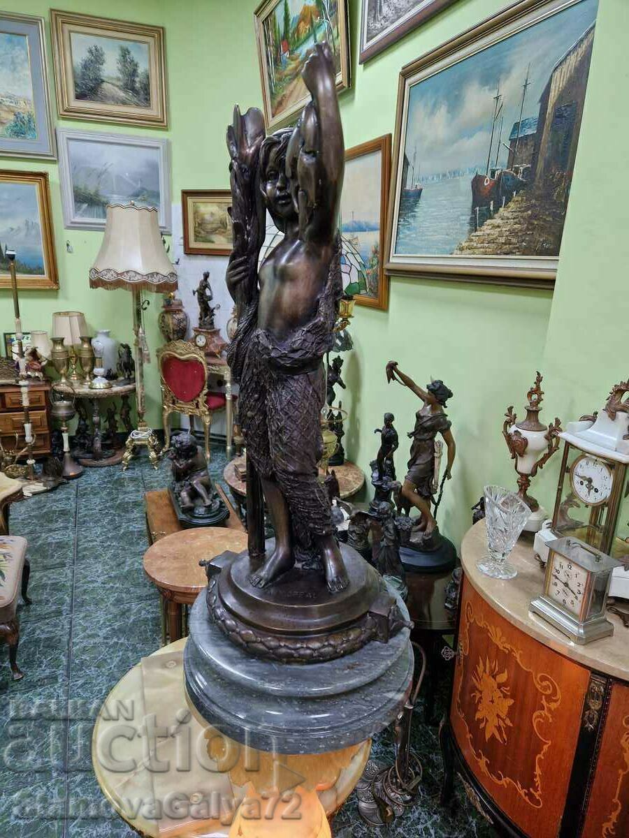 Аукцион Уникална антикварна бронзова френска авторска фигура Аукцион Уникална антикварна бронзова френска авторска фигура