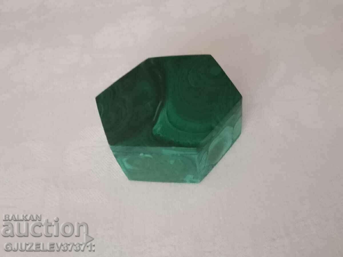 Εξαγωνικό κουτί από μαλαχίτη με τιμή 150.00 BGN | € 76.69 Εξαγωνικό κουτί από μαλαχίτη με τιμή 150.00 BGN | € 76.69