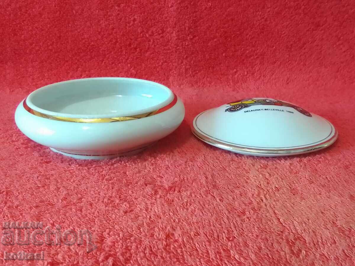 Auction  Old porcelain jewelry box marked LIMOGES gilding