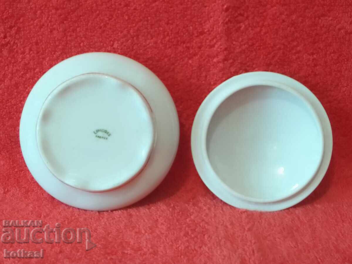 Delivery of Old porcelain jewelry box marked LIMOGES gilding